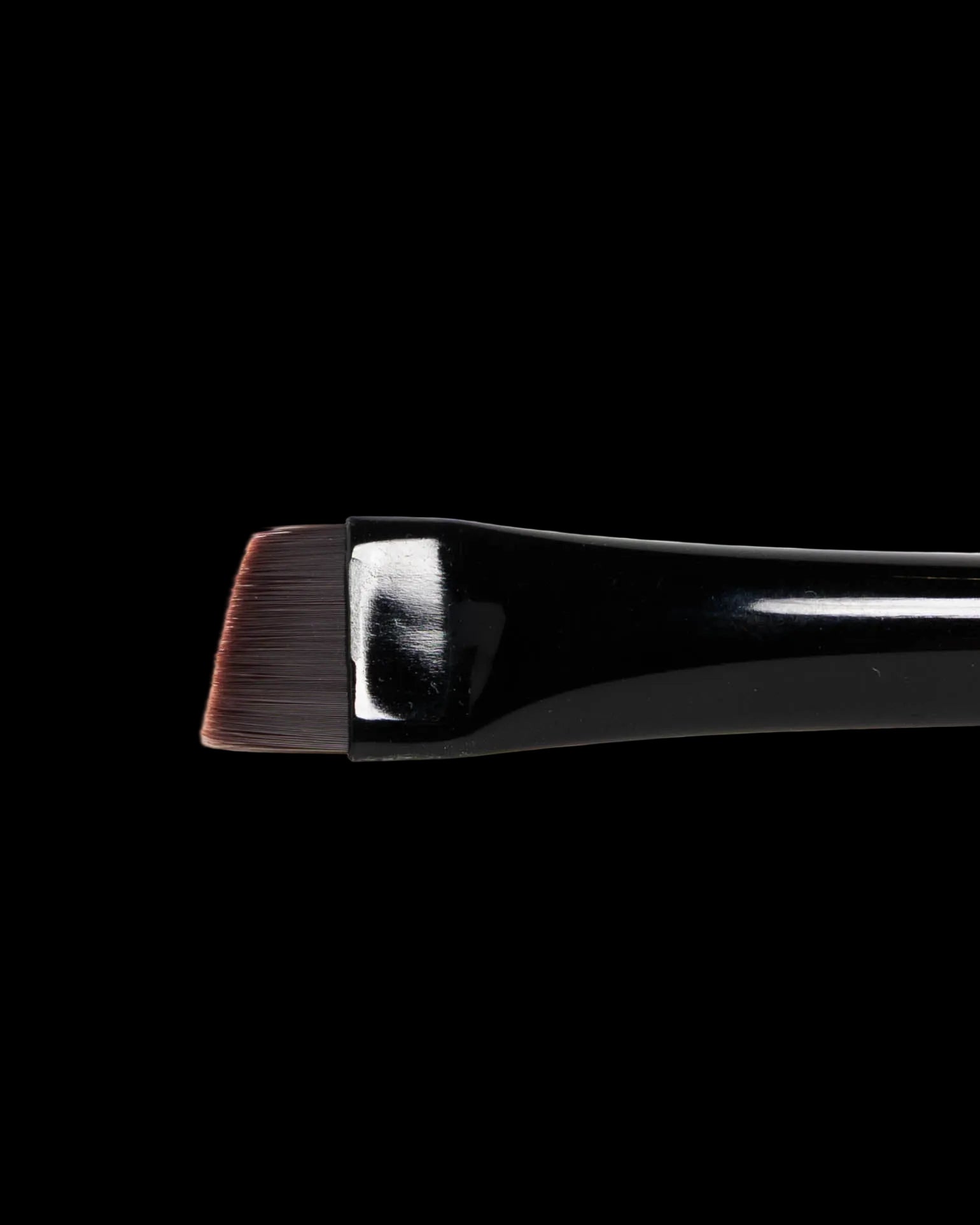 CONCEALER APPLICATING BRUSH